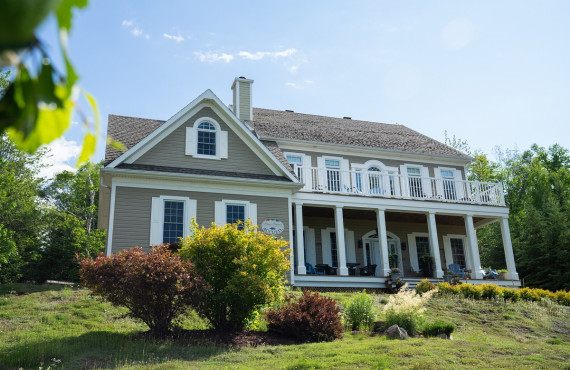 Gîte Nature et Pinceaux, Charlevoix, QC Gîte Nature et Pinceaux, Charlevoix, QC
