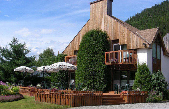 Auberge du Jardin, Petit-Saguenay, QC Auberge du Jardin, Petit-Saguenay, QC