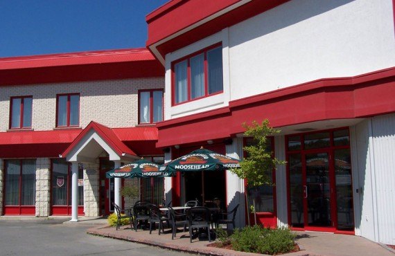Auberge L'Ambassadeur - Amqui, QC Auberge L'Ambassadeur - Amqui, QC