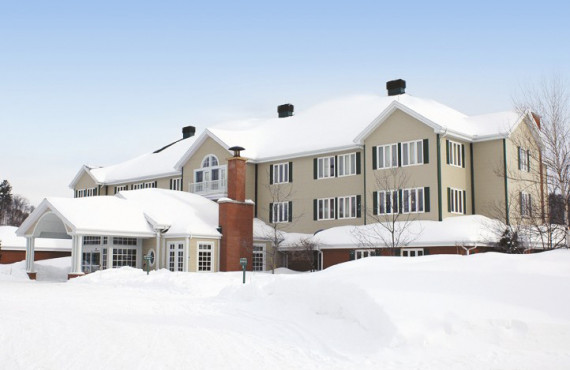 Auberge du lac à L'eau claire, St-Alexis des Monts, QC Auberge du lac à L'eau claire, St-Alexis des Monts, QC