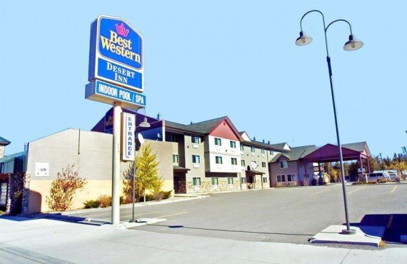 1-bw-desert-inn-ext 1-bw-desert-inn-ext