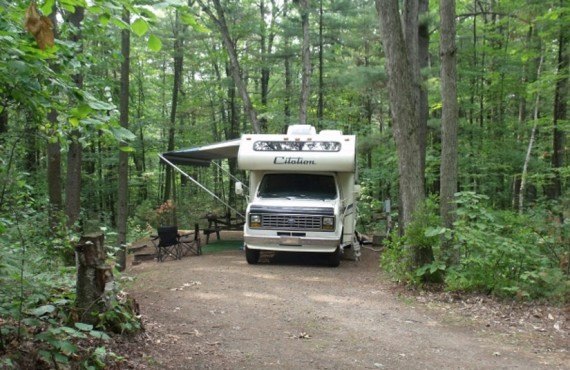 Camping du Parc d'Oka - Terrain pour motorisé Camping du Parc d'Oka - Terrain pour motorisé