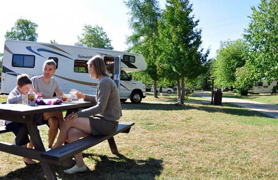 1-camping-val-jalbert-lac-st-jean.jpg 1-camping-val-jalbert-lac-st-jean.jpg