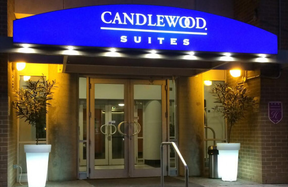 Hôtel Candlewood Suites, Montréal, QC Hôtel Candlewood Suites, Montréal, QC