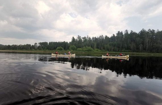 Explore the national park by canoe Explore the national park by canoe