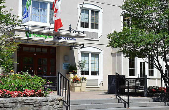 Holiday Inn Express & Suites Tremblant, QC Holiday Inn Express & Suites Tremblant, QC