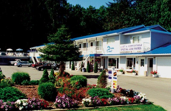 1-motel-ocean-crest-ext 1-motel-ocean-crest-ext