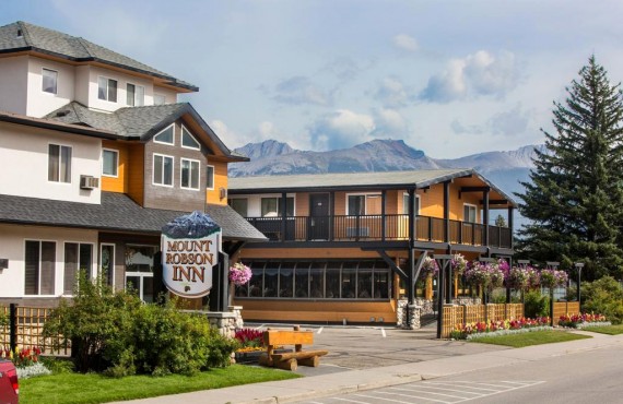 Mount Robson Inn, Jasper, AB Mount Robson Inn, Jasper, AB