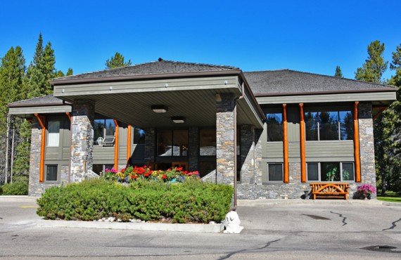 Mountaineer Lodge - Lake Louise, AB Mountaineer Lodge - Lake Louise, AB