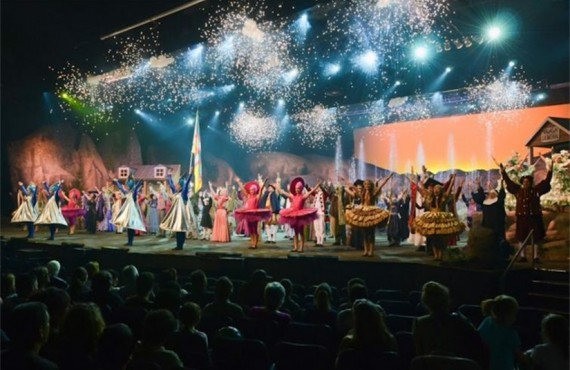 1-spectacle-fabuleuse-histoire-royaume-saguenay.jpg 1-spectacle-fabuleuse-histoire-royaume-saguenay.jpg