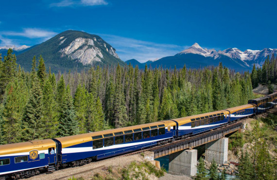 Train Rocky Mountaineer, Vancouver, BC Train Rocky Mountaineer, Vancouver, BC