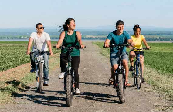 À vélo sur l'île d'Orléans, Québec À vélo sur l'île d'Orléans, Québec
