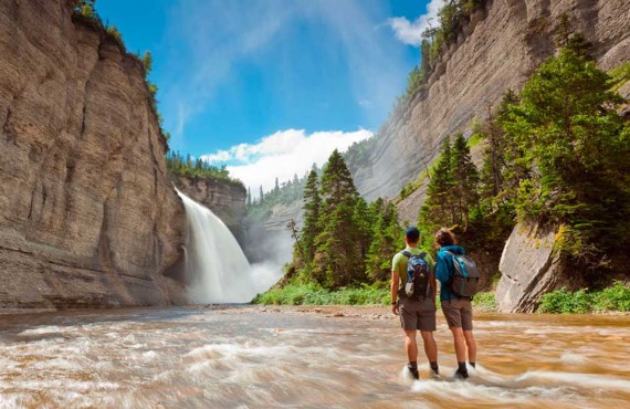1-voyage-ile-anticosti-chute.jpg 1-voyage-ile-anticosti-chute.jpg