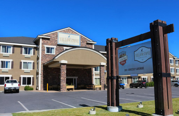 Yellowstone Park Hotel, MT Yellowstone Park Hotel, MT