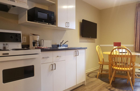 Full kitchen Full kitchen