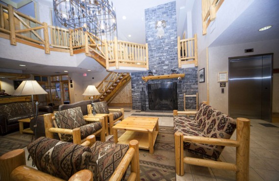 Brewster's Mountain Lodge - Lobby Brewster's Mountain Lodge - Lobby