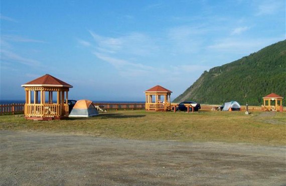 2-camping-parc-mer-mont-louis-gazebos 2-camping-parc-mer-mont-louis-gazebos