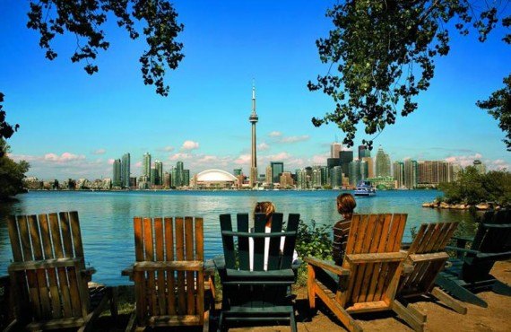 Downtown Toronto from the islands (Ontario Tourism)