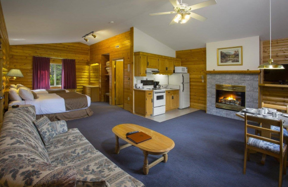 Deluxe Log Chalet for 3 Deluxe Log Chalet for 3