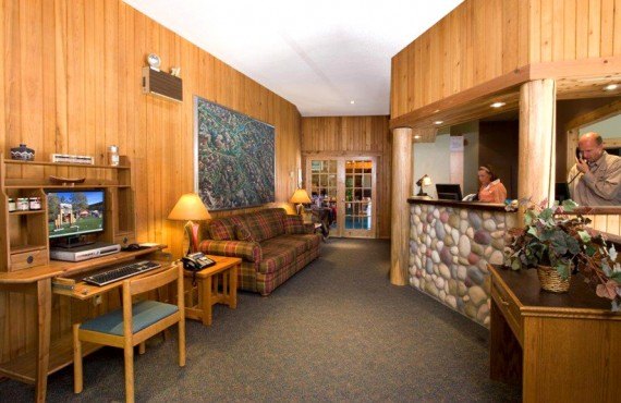 2-chalets-pocahontas-lobby 2-chalets-pocahontas-lobby