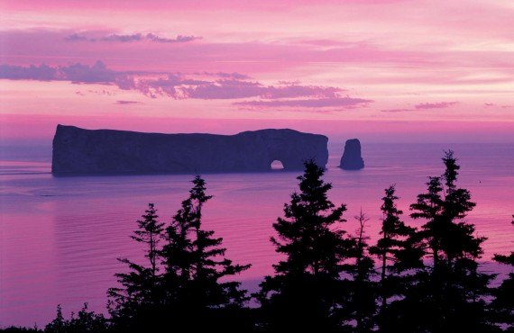 Sunset over Rocher Percé (Tourisme Quebec, Perry Mastrovito)
