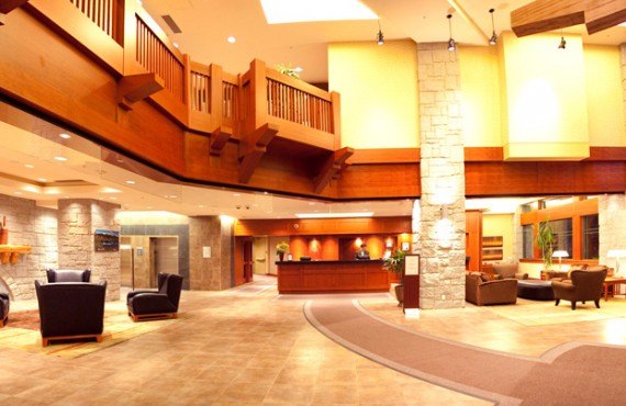 2-crystal-lodge-lobby 2-crystal-lodge-lobby
