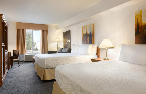 2 queen beds 2 queen beds