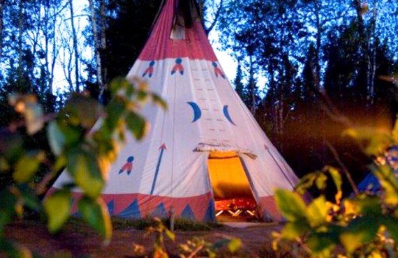 Dormir en tipi à la Pourvoirie du Triton Dormir en tipi à la Pourvoirie du Triton