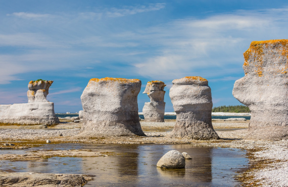 Monolithes Archipel Îles Mingan (Québec Maritimes) Monolithes Archipel Îles Mingan (Québec Maritimes)