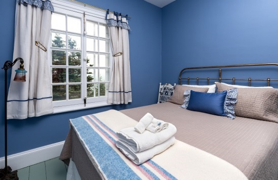 Room "blue"