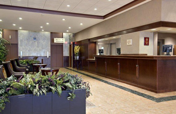 Ramada Calgary - Lobby Ramada Calgary - Lobby
