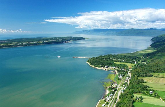 Survol en Hélicoptère - Baie-St-Paul, QC Survol en Hélicoptère - Baie-St-Paul, QC