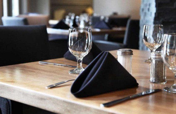 2-table-bumpers-beef-house-banff.jpg 2-table-bumpers-beef-house-banff.jpg