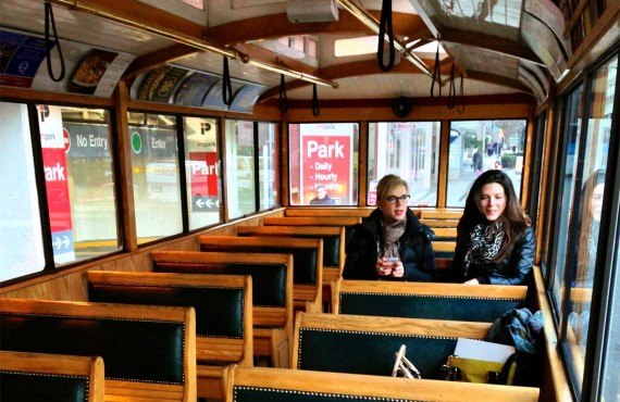 2-tour-ville-guide-vancouver-trolley.jpg 2-tour-ville-guide-vancouver-trolley.jpg