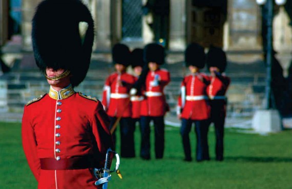 2-tour-ville-ottawa-guide.jpg 2-tour-ville-ottawa-guide.jpg