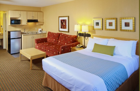 Accent Inn - Chambre lit Queen et cuisine Accent Inn - Chambre lit Queen et cuisine
