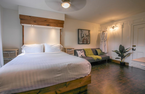 Comfort room - 1 queen bed + 1 sofa bed Comfort room - 1 queen bed + 1 sofa bed