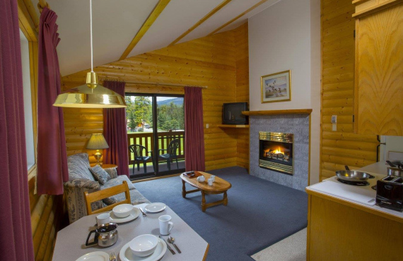 Deluxe Log Chalet for 2 Deluxe Log Chalet for 2