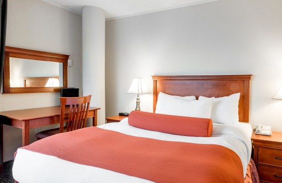 Room Queen Bed Room Queen Bed