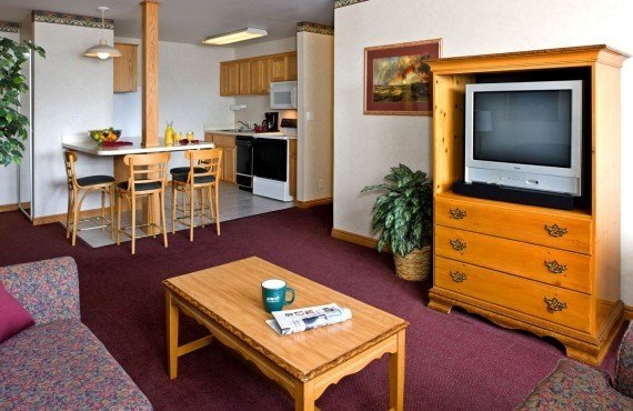 3-gray-wolf-inn-suites-cuisine 3-gray-wolf-inn-suites-cuisine