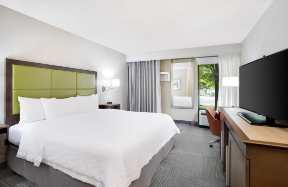 hampton-inn-lancaster-chambre-1-lit hampton-inn-lancaster-chambre-1-lit