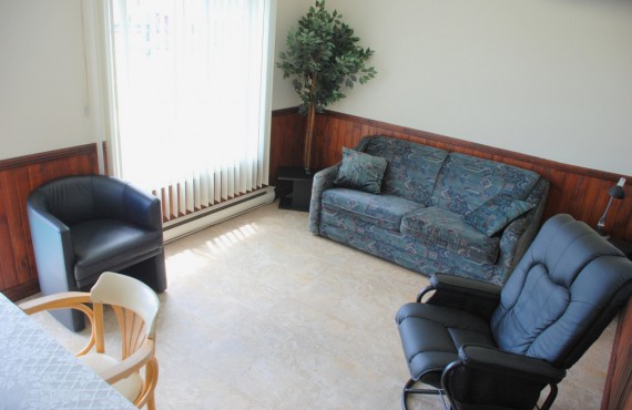 3-motel-chalet-baie-gaspe-salon 3-motel-chalet-baie-gaspe-salon