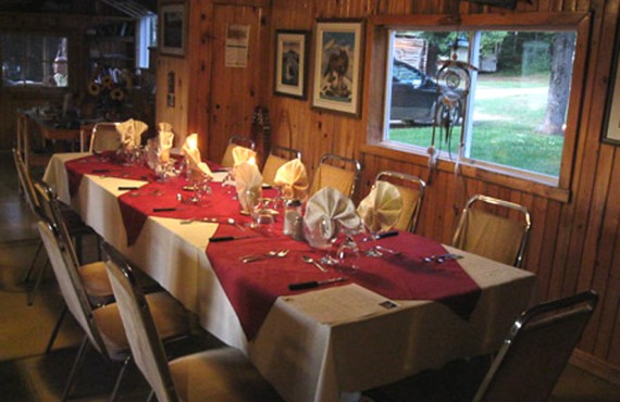 Salle à manger de la Pourvoirie Salle à manger de la Pourvoirie