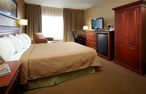 Quality Inn & Suites Aeroport - Chambre lit Queen Quality Inn & Suites Aeroport - Chambre lit Queen
