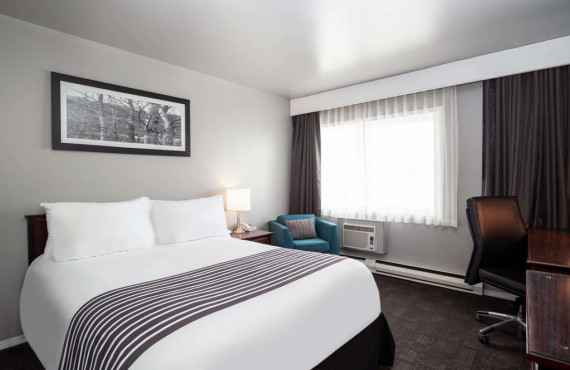 1 queen bed 1 queen bed