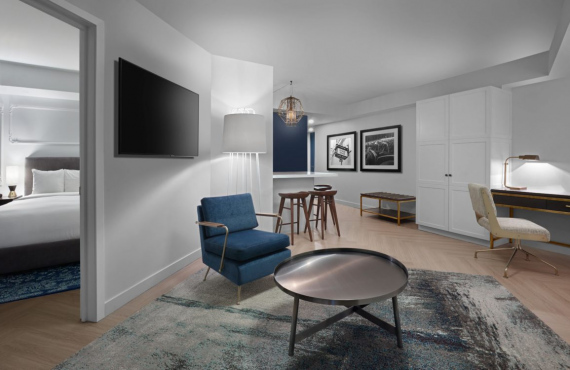 Deluxe Suite Deluxe Suite