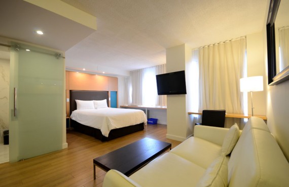 4-bond-place-toronto-suite-junior 4-bond-place-toronto-suite-junior