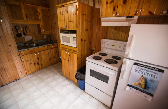 Full kitchen Full kitchen
