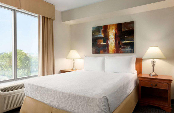 1 queen bed 1 queen bed
