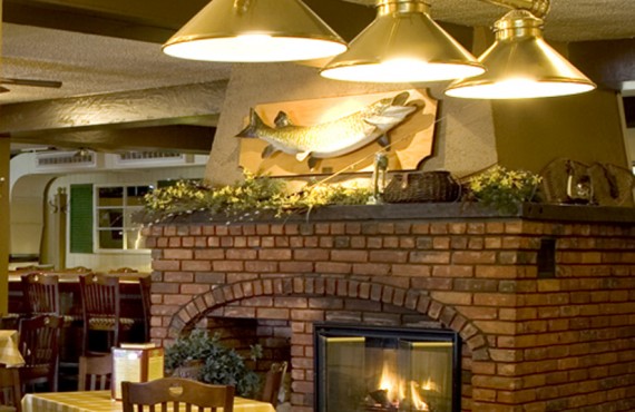 Gananoque Inn & Spa - Muskie Jacke's Tap and Grill Gananoque Inn & Spa - Muskie Jacke's Tap and Grill